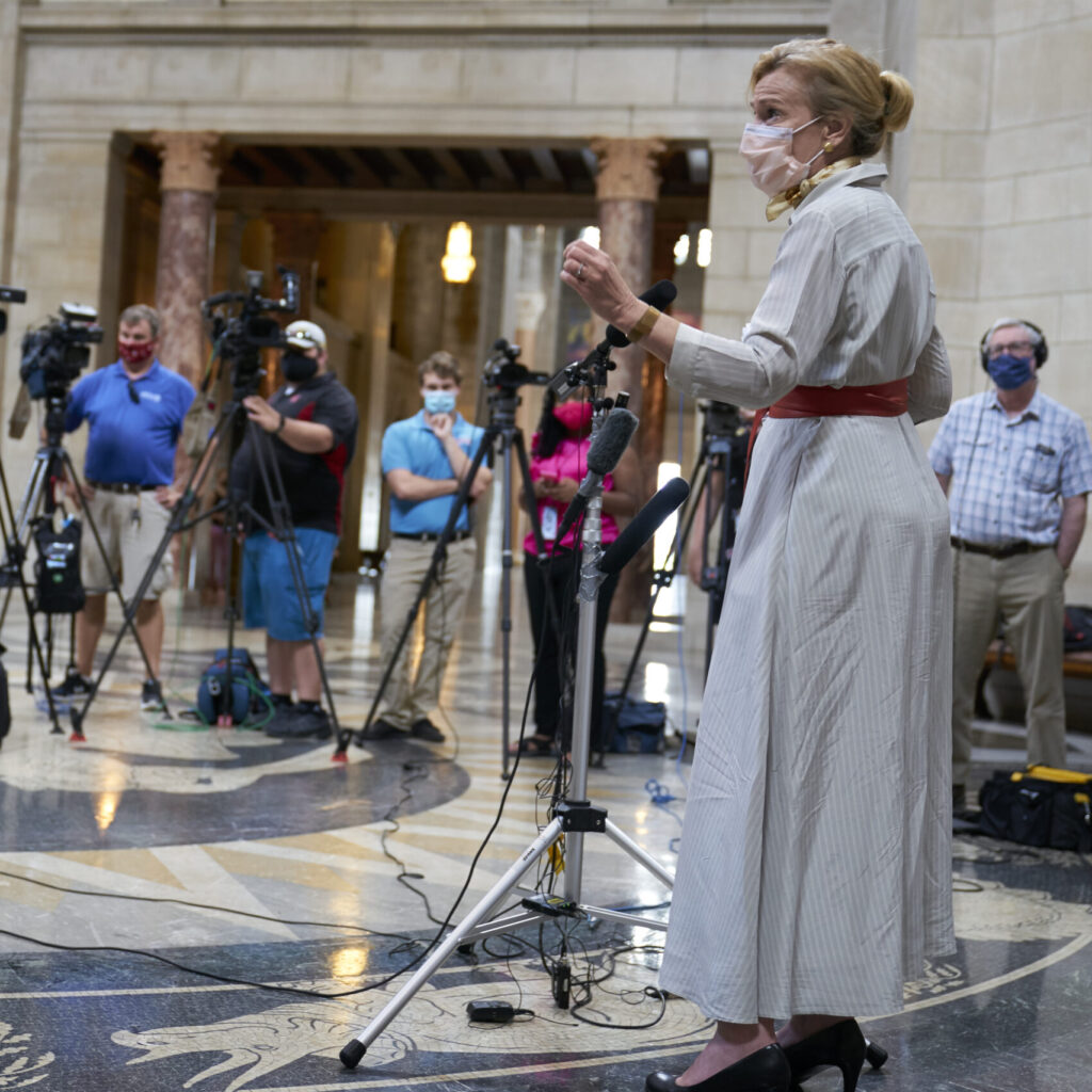 Analysis: Trump administration’s coronavirus advice is secret, fragmented and contradictory