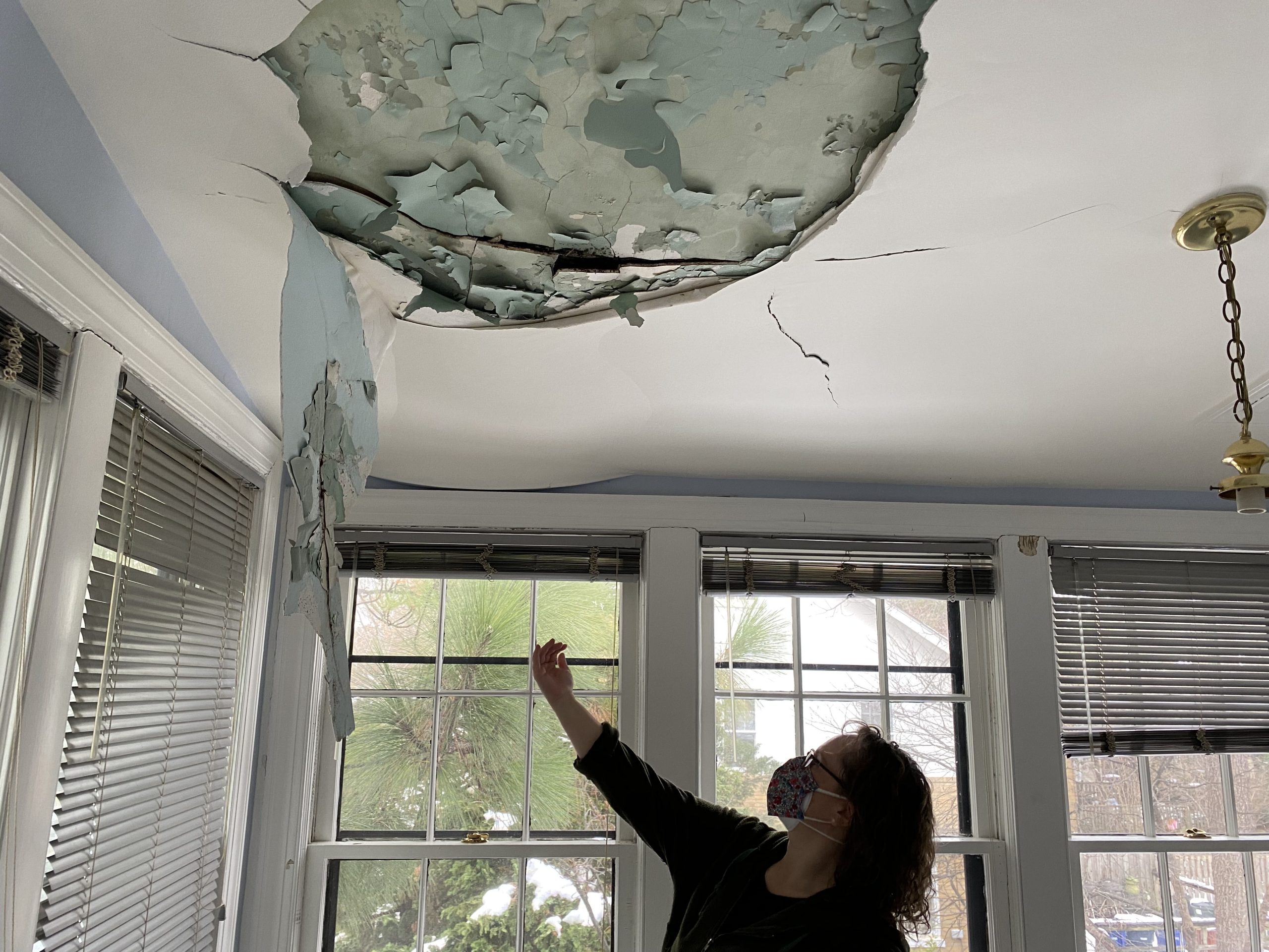 7 Investigates: Dangerous mold spreading through luxury apartments
